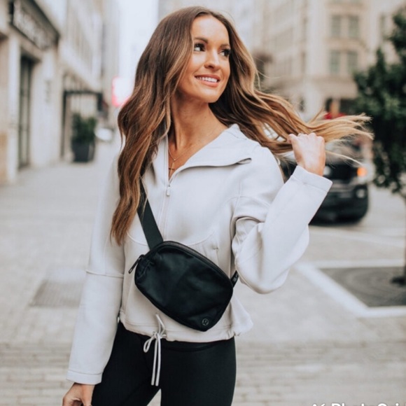 lululemon athletica Handbags - NWT Lululemon Everywhere Belt Bag Fanny Pack Black